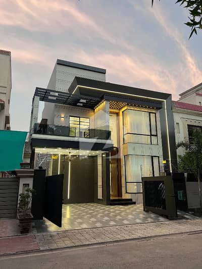9 Marla Brand New Modern House For sale 9 Marla Brand New Modern House For sale