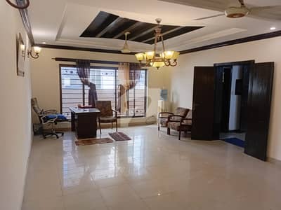 1 KANAL UPPER PORTION (3 BEDROOM) AVAILABLE FOR RENT IN E 11/2