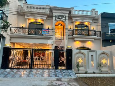 8.5 Marla Beautiful Double Storey House for Sale 8.5 Marla Beautiful Double Storey House for Sale