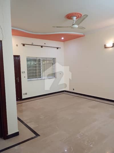 3 Bedrooms Ground Floor For Rent In G14 3 Bedrooms Ground Floor For Rent In G14