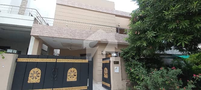 ڈی ایچ اے فیز 5 ڈی ایچ اے ڈیفینس,لاہور میں 3 کمروں کا 5 مرلہ مکان 1.25 لاکھ میں کرایہ پر دستیاب ہے۔