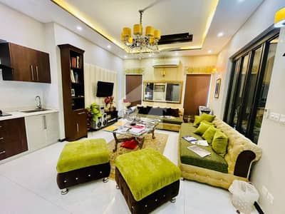 ڈی ایچ اے فیز 4 - بلاک ڈبل جی ڈی ایچ اے فیز 4,ڈی ایچ اے ڈیفینس,لاہور میں 5 کمروں کا 1 کنال مکان 3.5 لاکھ میں کرایہ پر دستیاب ہے۔