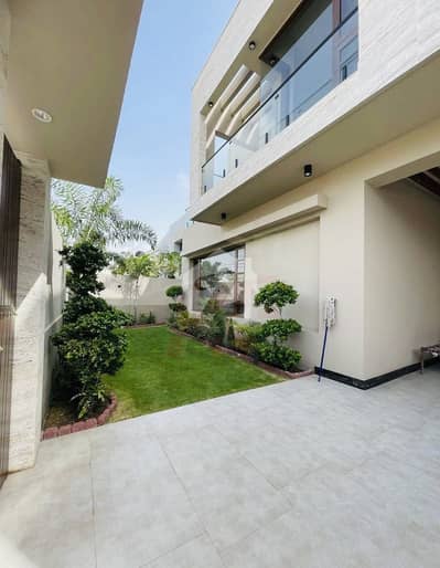 600 Yards Brand New Bungalow Prime Location Available For Sale 600 Yards Brand New Bungalow Prime Location Available For Sale