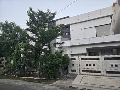 ایگریکس ٹاؤن لاہور میں 8 کمروں کا 1 کنال مکان 6.45 کروڑ میں برائے فروخت۔