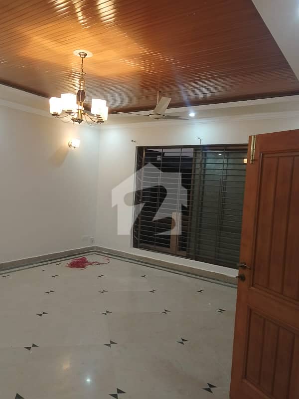 جی ۔ 13 اسلام آباد میں 5 کمروں کا 7 مرلہ مکان 1.8 لاکھ میں کرایہ پر دستیاب ہے۔ جی ۔ 13 اسلام آباد میں 5 کمروں کا 7 مرلہ مکان 1.8 لاکھ میں کرایہ پر دستیاب ہے۔