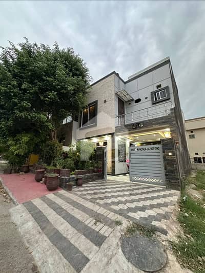 بحریہ ٹاؤن فیز 8 بحریہ ٹاؤن راولپنڈی,راولپنڈی میں 3 کمروں کا 5 مرلہ مکان 2.1 کروڑ میں برائے فروخت۔ بحریہ ٹاؤن فیز 8 بحریہ ٹاؤن راولپنڈی,راولپنڈی میں 3 کمروں کا 5 مرلہ مکان 2.1 کروڑ میں برائے فروخت۔