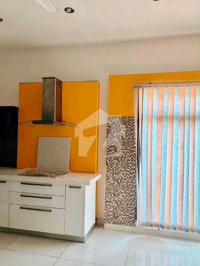 Investors Should sale This Flat Located Ideally In Cosmopolitan Society