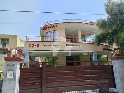 Beautiful 1 Kanal Upper Portion for Rent