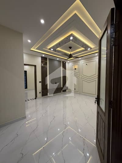 10 MARLA SLIGHTLY USED HOUSE DOUBLE STORY FOR SALE NESPAK PHASE 3 DEFENSE ROAD LAHORE