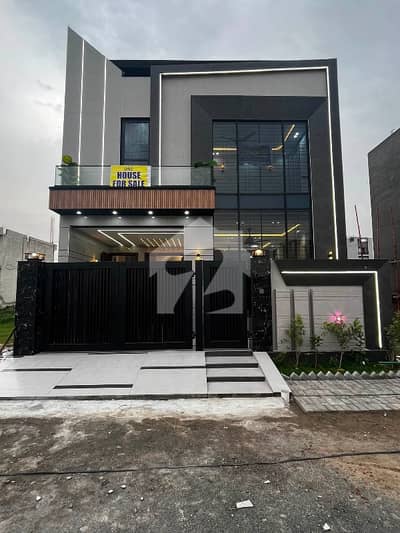 Central Park Modern Design House For Sale Prime Location Attach With Wide Road REsonable Price . . .