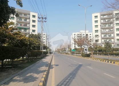 عسکری 11 ۔ سیکٹر بی اپارٹمنٹس عسکری 11,عسکری,لاہور میں 3 کمروں کا 10 مرلہ فلیٹ 1.25 لاکھ میں کرایہ پر دستیاب ہے۔