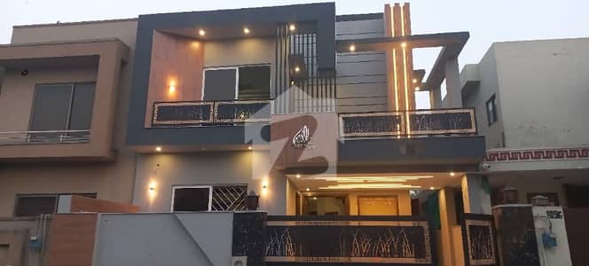 بحریہ ٹاؤن فیز 4 بحریہ ٹاؤن راولپنڈی,راولپنڈی میں 6 کمروں کا 10 مرلہ مکان 5.95 کروڑ میں برائے فروخت۔ بحریہ ٹاؤن فیز 4 بحریہ ٹاؤن راولپنڈی,راولپنڈی میں 6 کمروں کا 10 مرلہ مکان 5.95 کروڑ میں برائے فروخت۔