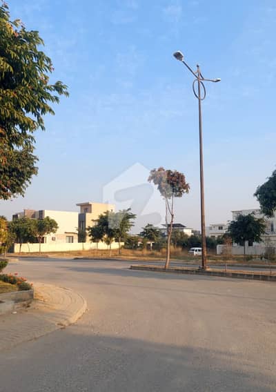 ٹاپ سٹی 1 - بلاک سی ٹاپ سٹی 1,اسلام آباد میں 1 کنال رہائشی پلاٹ 2.35 کروڑ میں برائے فروخت۔