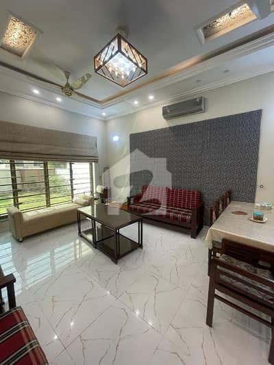10Marla OWNER BUILD USED HOUSE FOR SALE IN KHYABANE AMIN 60FT RD
