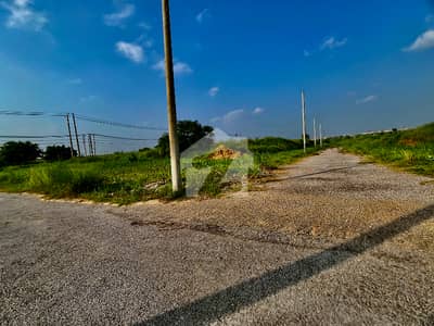 5 Marla Plot Located On 80 Fit Wide Road Excellent Location