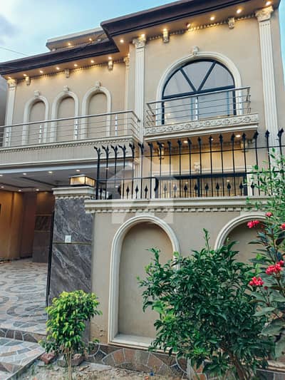 10 Marla House Available For Sale