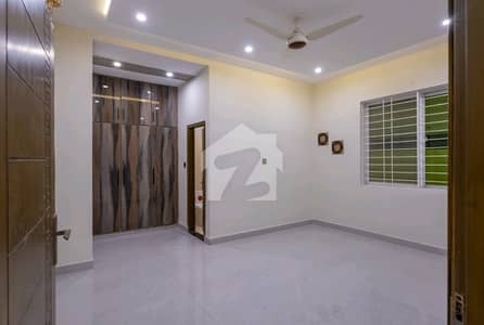 On Excellent Location 1 Kanal Spacious House Available In Gulberg For Rent