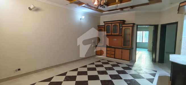 بحریہ ٹاؤن فیز 4 بحریہ ٹاؤن راولپنڈی,راولپنڈی میں 5 کمروں کا 10 مرلہ مکان 1.45 لاکھ میں کرایہ پر دستیاب ہے۔ بحریہ ٹاؤن فیز 4 بحریہ ٹاؤن راولپنڈی,راولپنڈی میں 5 کمروں کا 10 مرلہ مکان 1.45 لاکھ میں کرایہ پر دستیاب ہے۔
