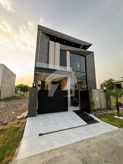BEAUTIFUL 5MARLA MODREN HOUSE FOR SALE IN DHA 9TOWN