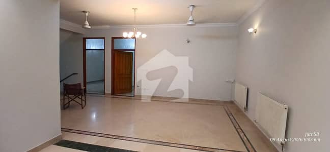 E-11/1 MPCHS 2 Bedrooms With Attach Washrooms Drawing Room With Attach Washroom Upper Portion For Rent