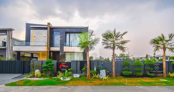 DHA Phase 6 D Block Near Park D Block 1 Kanal Gray Structure House And 1 Kanal Lawn D,P Pool Clear For Sale