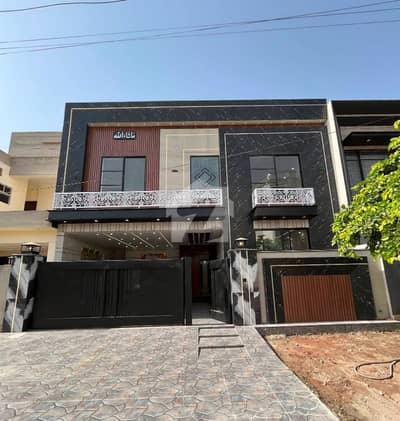 واپڈا ٹاؤن فیز 2 واپڈا ٹاؤن,ملتان میں 5 کمروں کا 10 مرلہ مکان 3.95 کروڑ میں برائے فروخت۔ واپڈا ٹاؤن فیز 2 واپڈا ٹاؤن,ملتان میں 5 کمروں کا 10 مرلہ مکان 3.95 کروڑ میں برائے فروخت۔