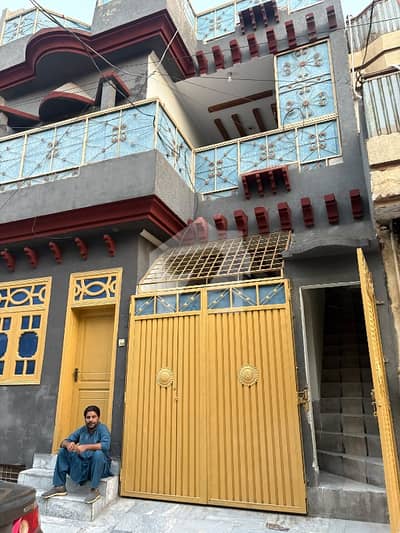 حیات آباد فیز 6 حیات آباد,پشاور میں 9 کمروں کا 3 مرلہ مکان 1.7 کروڑ میں برائے فروخت۔