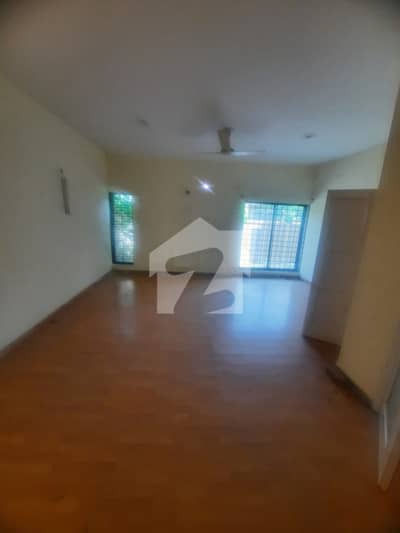 Elegant 1 Kanal Upper Portion For Rent In DHA Phase 3 Perfect For Families