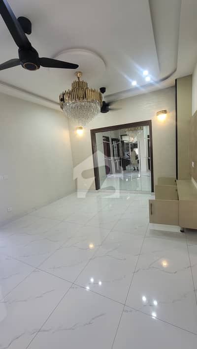 10 Marla Prime Location House For Sale In Bahria Town Lahore