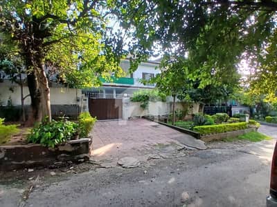جی ۔ 9/3 جی ۔ 9,اسلام آباد میں 4 کمروں کا 14 مرلہ مکان 11.0 کروڑ میں برائے فروخت۔ جی ۔ 9/3 جی ۔ 9,اسلام آباد میں 4 کمروں کا 14 مرلہ مکان 11.0 کروڑ میں برائے فروخت۔