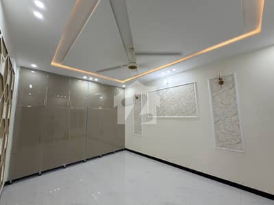 Big Upper Portion For Small Family On Rent In Cantt Avenue Sialkot