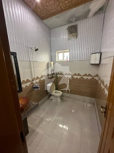 کینال گارڈن لاہور میں 4 کمروں کا 1 کنال مکان 4.4 کروڑ میں برائے فروخت۔