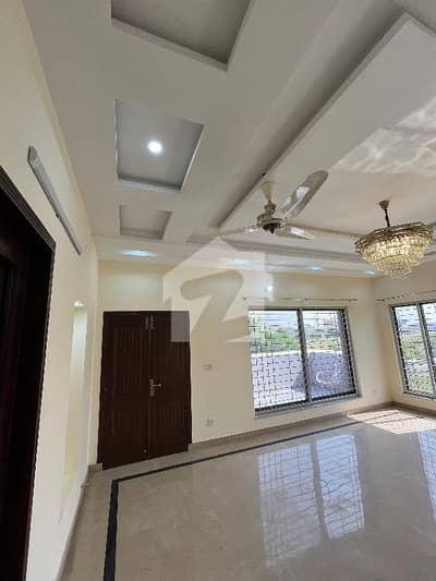 10 MARLA DOUBLE STOREY HOUSE FOR RENT 10 MARLA DOUBLE STOREY HOUSE FOR RENT