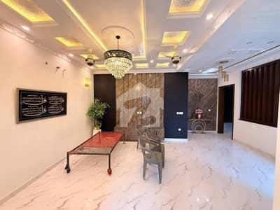 1 Kanal Triple Storey House For Hostel