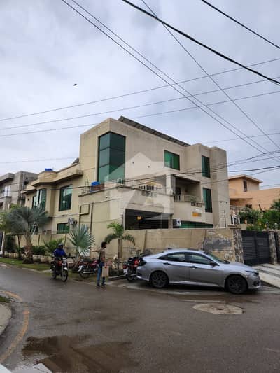 1 Kanal House Near UCP For Sale - Excellent Opportunity 1 Kanal House Near UCP For Sale - Excellent Opportunity