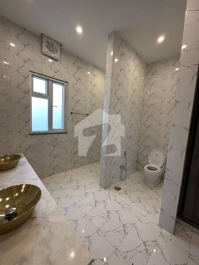 ڈی ایچ اے ڈیفینس فیز 5 ڈی ایچ اے ڈیفینس,اسلام آباد میں 5 کمروں کا 1 کنال مکان 10.15 کروڑ میں برائے فروخت۔ ڈی ایچ اے ڈیفینس فیز 5 ڈی ایچ اے ڈیفینس,اسلام آباد میں 5 کمروں کا 1 کنال مکان 10.15 کروڑ میں برائے فروخت۔