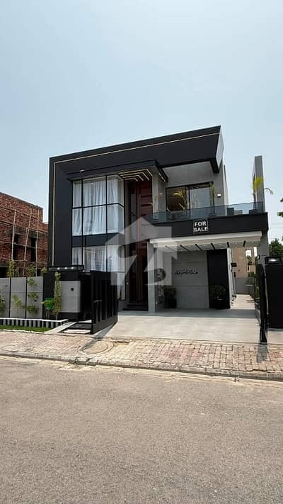 11 Marla Luxury Designer House For Sale In Bahria Town, Lahore