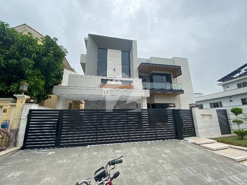 50x90 Luxirious House Available For Sale In G-13 Islamabad 50x90 Luxirious House Available For Sale In G-13 Islamabad