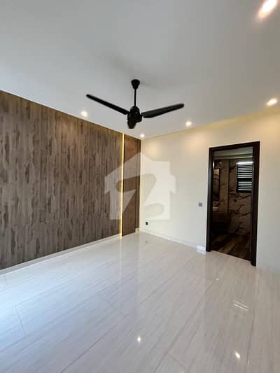 KANAL MODERN BUNGALOW NEAR RAYA