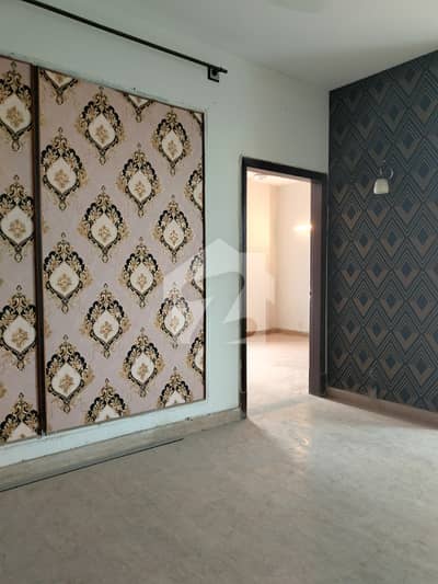 3 Bedroom Unfurnished Flat Available For Rent In E-11/2 Markaz