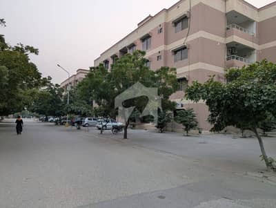 عسکری 5 - سیکٹر سی عسکری 5,ملیر کنٹونمنٹ,کینٹ,کراچی میں 3 کمروں کا 11 مرلہ فلیٹ 3.3 کروڑ میں برائے فروخت۔