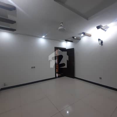 1 Kanal Used House For Sale, Kept With Intense Care