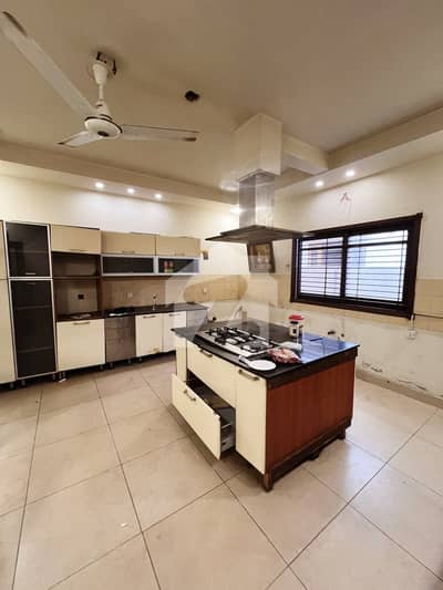 1000 Yards Bungalow Available For Rent Phase Viii
