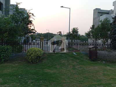 10 MARLA GOOD LOCATION PLOT