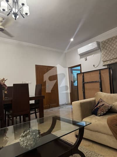 جی ۔ 13 اسلام آباد میں 7 کمروں کا 10 مرلہ مکان 8.5 کروڑ میں برائے فروخت۔ جی ۔ 13 اسلام آباد میں 7 کمروں کا 10 مرلہ مکان 8.5 کروڑ میں برائے فروخت۔