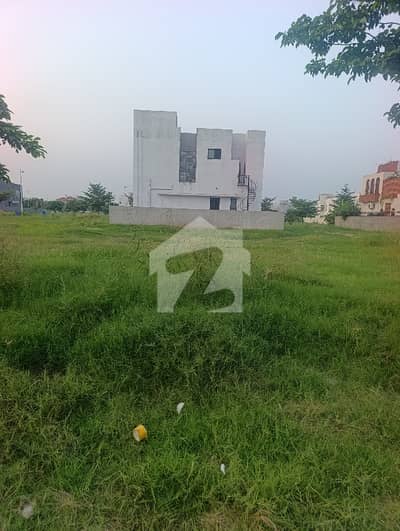 ڈی ایچ اے فیز 7 ڈی ایچ اے ڈیفینس,لاہور میں 10 مرلہ رہائشی پلاٹ 2.95 کروڑ میں برائے فروخت۔