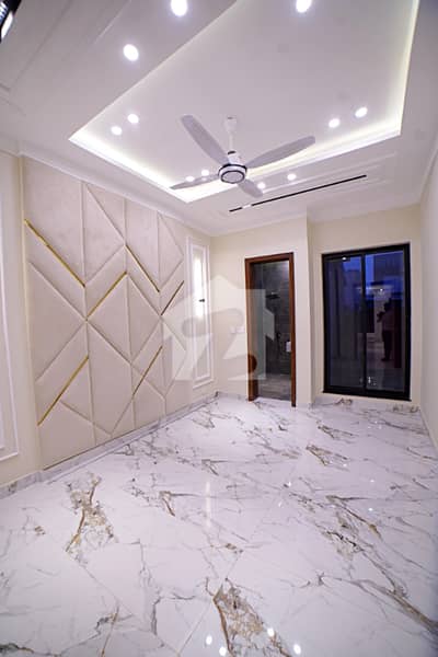 10 Marla Luxary House In Lake City Lahore