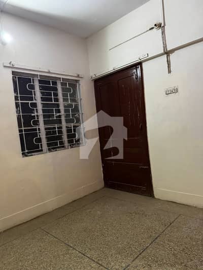 یونیورسٹی روڈ کراچی میں 2 کمروں کا 5 مرلہ فلیٹ 80.0 لاکھ میں برائے فروخت۔ یونیورسٹی روڈ کراچی میں 2 کمروں کا 5 مرلہ فلیٹ 80.0 لاکھ میں برائے فروخت۔