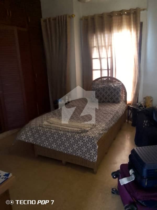 FURNISHED ROOM FOR RENT IN BANGLOW FURNISHED ROOM FOR RENT IN BANGLOW