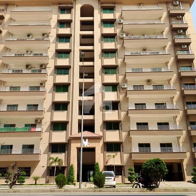 12 MARLA 4 BEDROOM APARTMENT AVAILABLE FOR RENT 12 MARLA 4 BEDROOM APARTMENT AVAILABLE FOR RENT